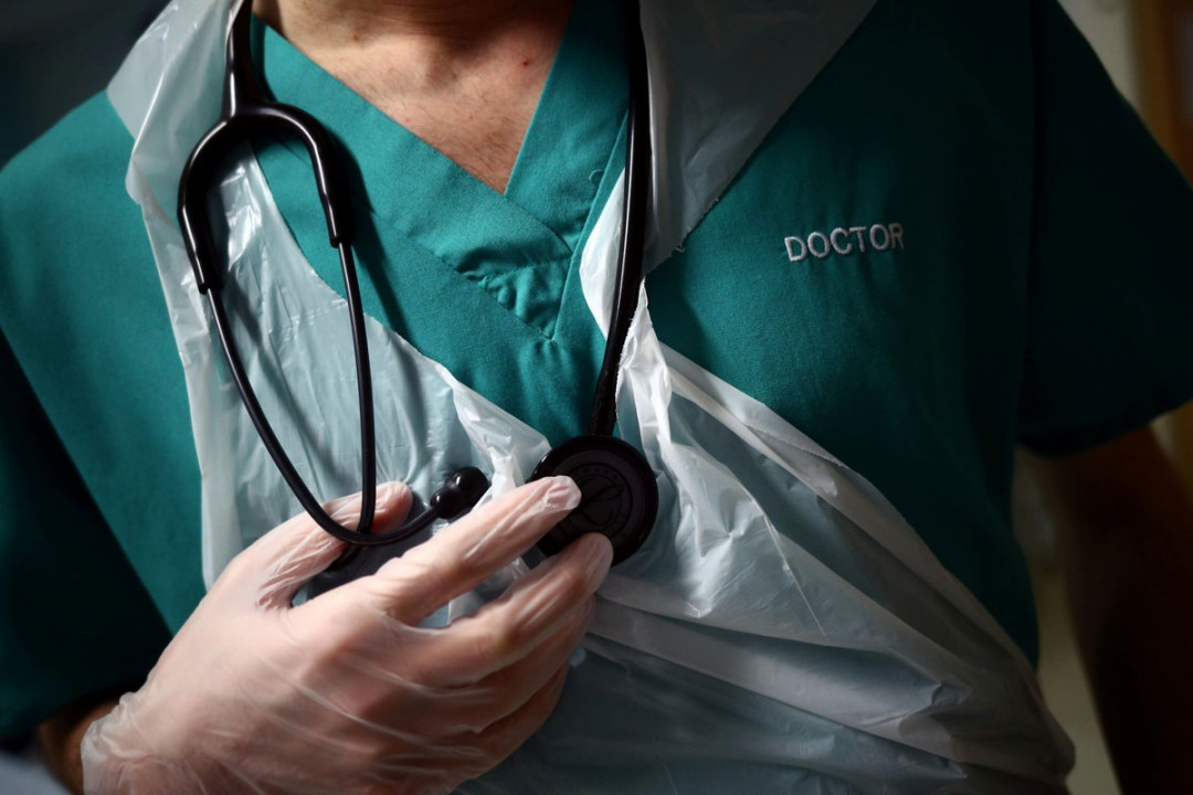Junior doctors vote to continue strikes until January