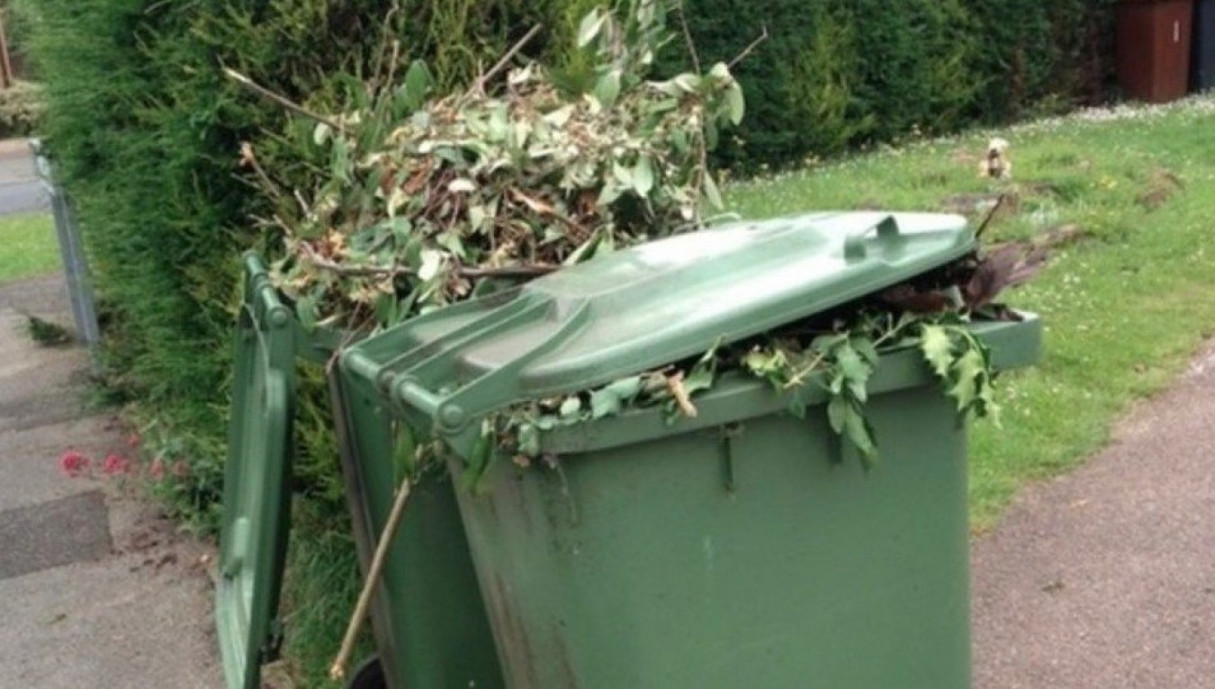 Residents and ex MP left fuming as green bins not collected in