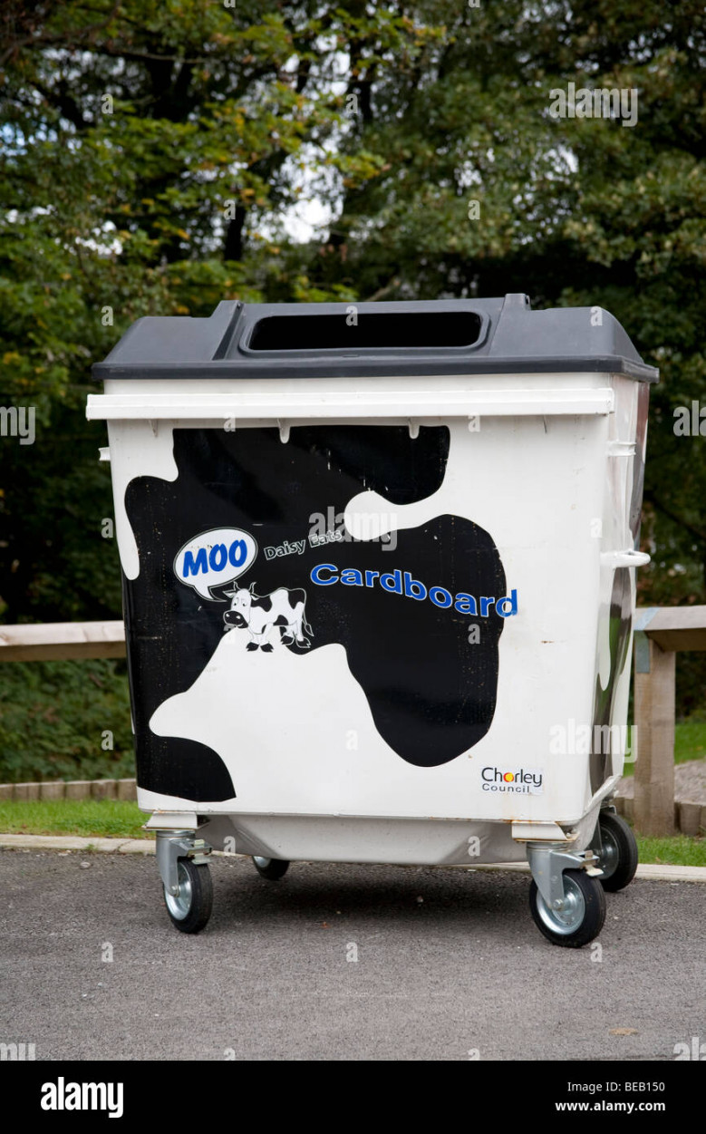 Wheelie bin cover hi-res stock photography and images - Alamy
